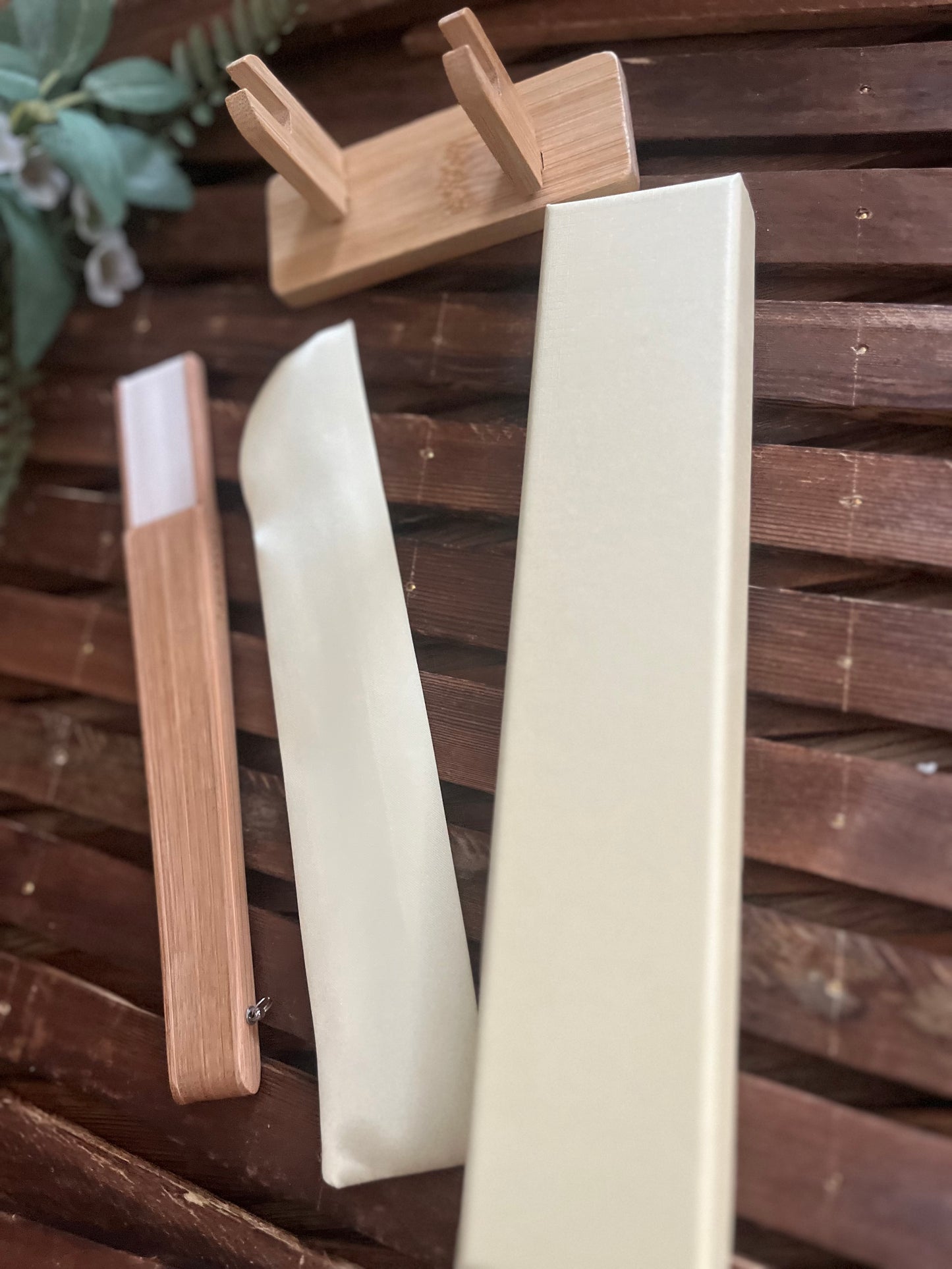 Bamboo Folding Fan - MOON BEIGE