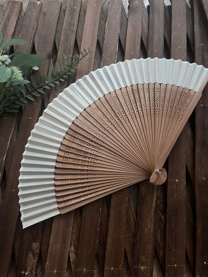 MOON BEIGE, éventail chinois pliable -- bientôt disponible