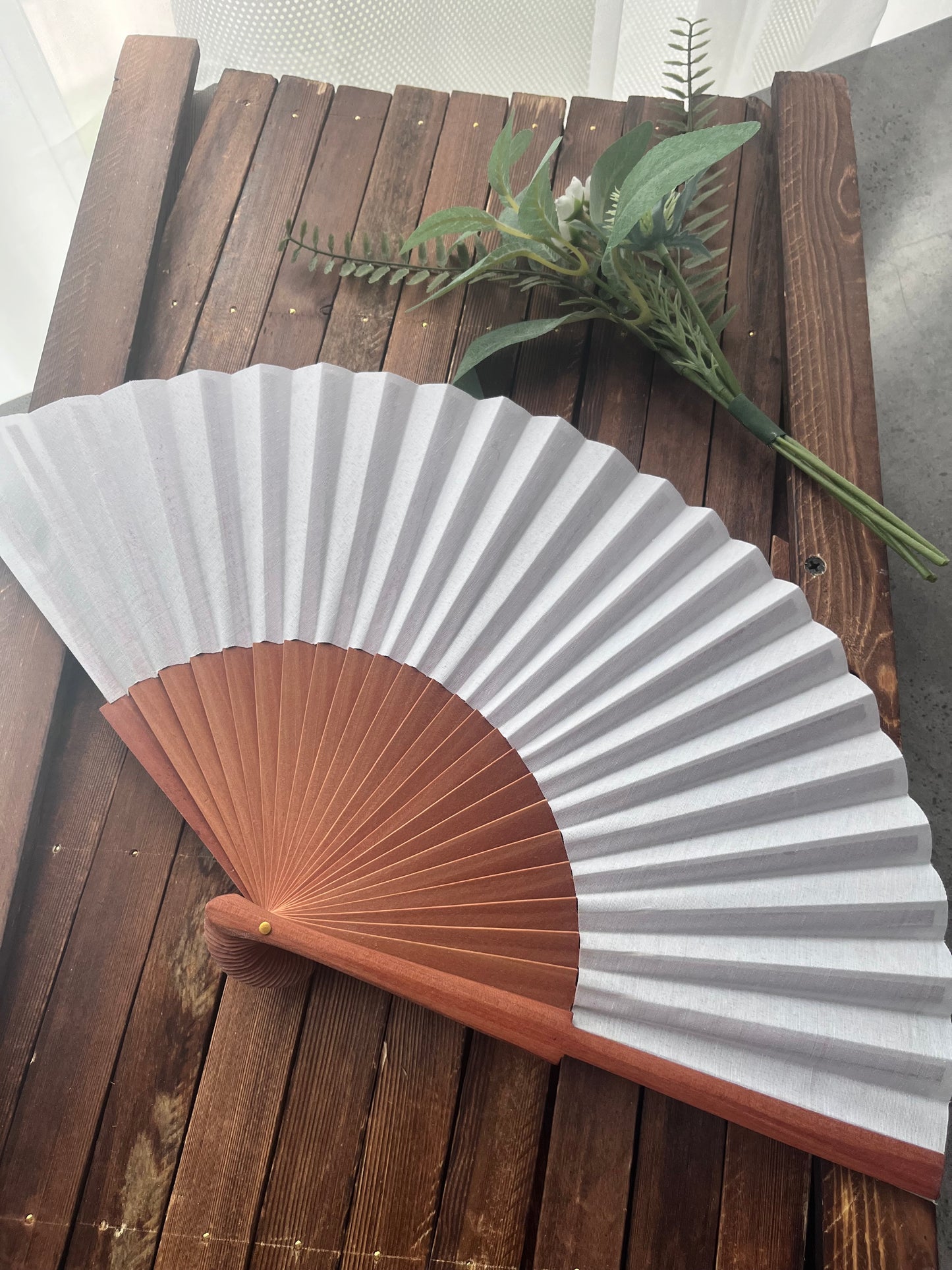 WHITE FOLD, Chinese folding fan, Wooden fan